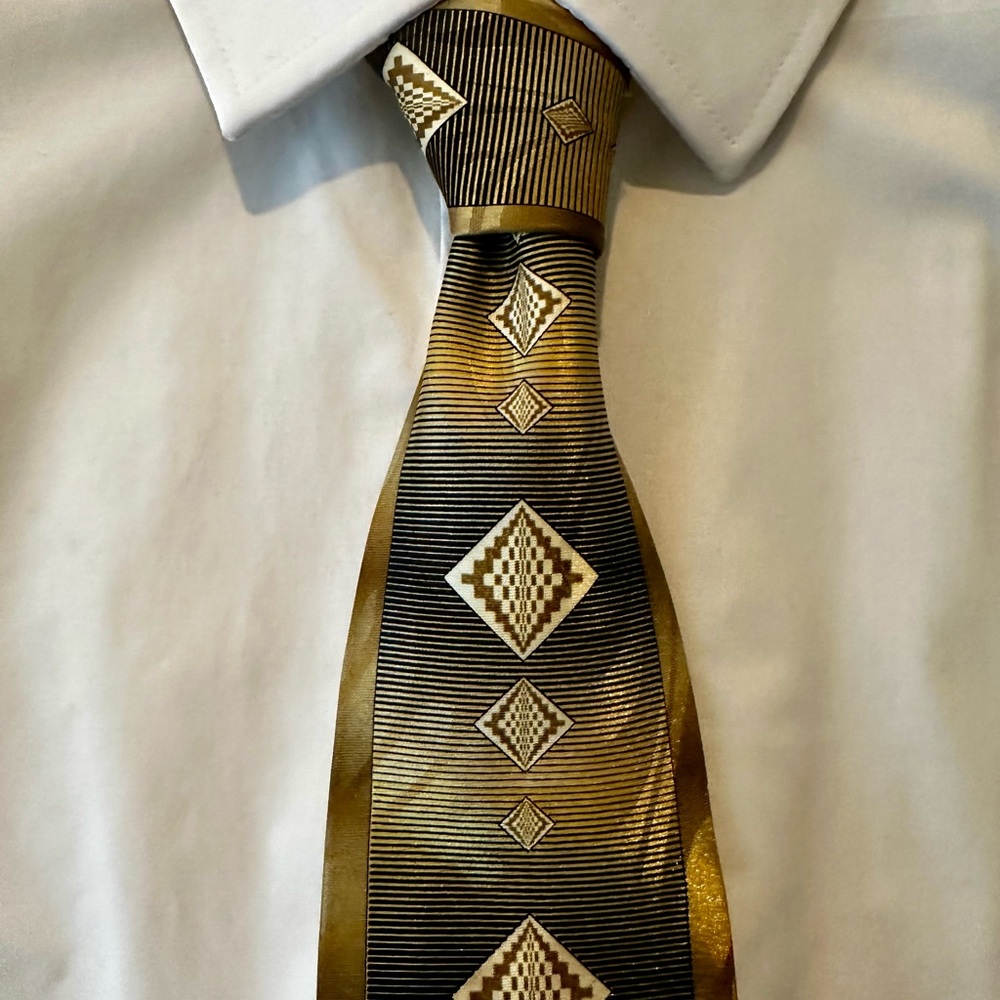 Elegant Gold and Black Geometric Tie